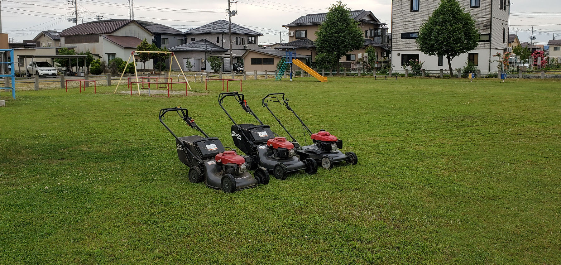 公園の草刈り